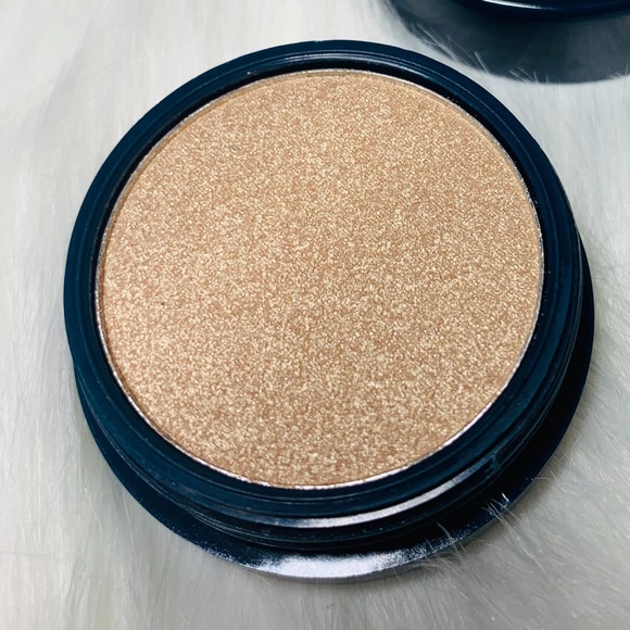 space case cosmetics highlighter